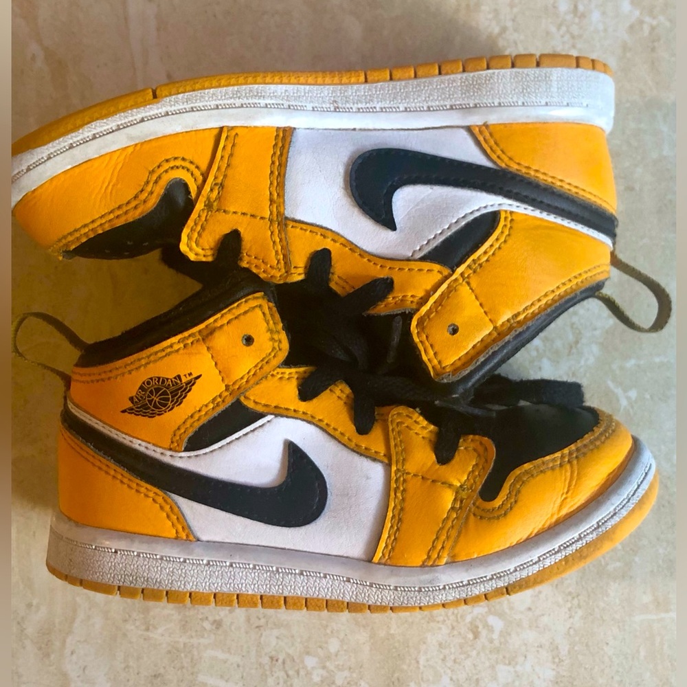 Kids Air Jordan Mid “Taxi” Sneakers- 9C